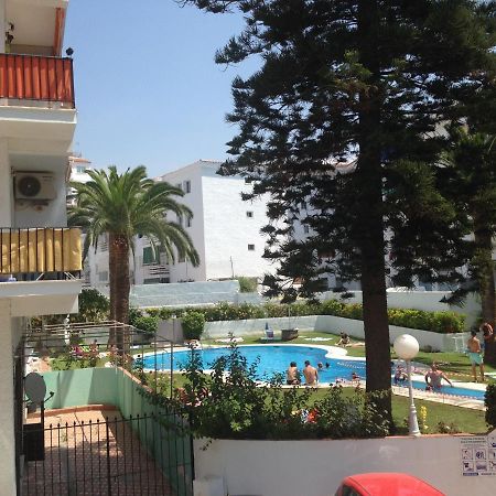 Chez Alison! Central Nerja Apt Luaran gambar
