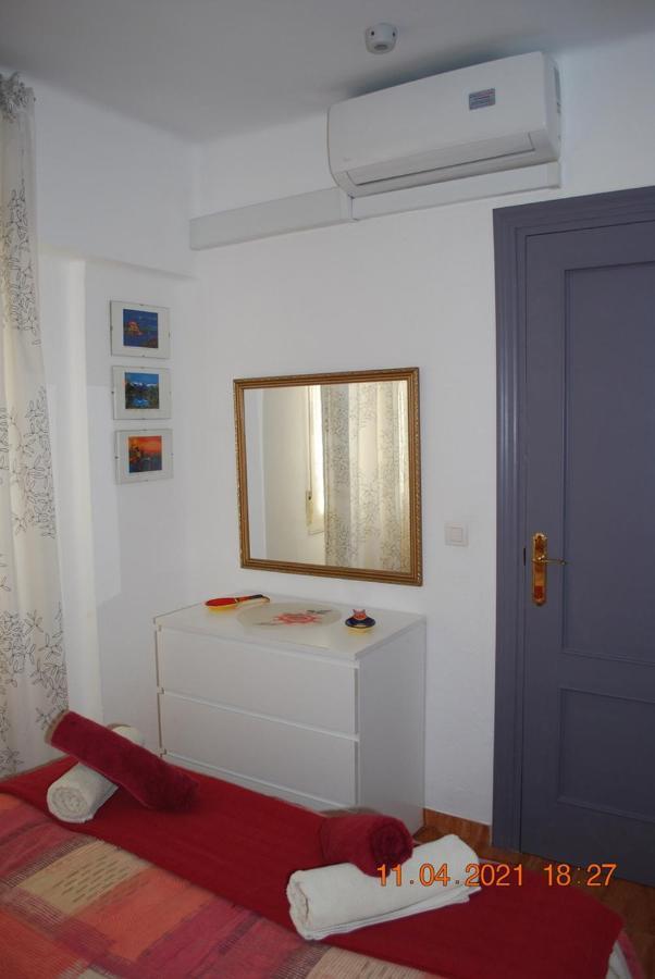 Chez Alison! Central Nerja Apt Luaran gambar