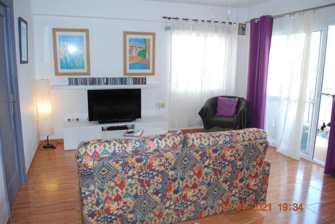 Chez Alison! Central Nerja Apt Luaran gambar