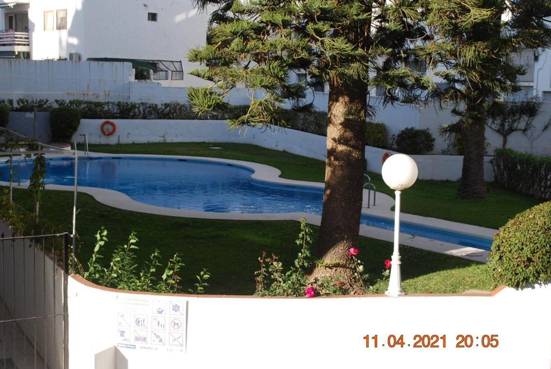 Chez Alison! Central Nerja Apt Luaran gambar